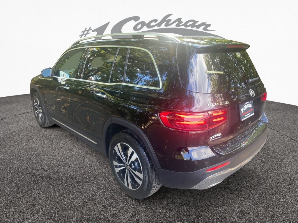 2026 Mercedes Benz GLB 250 4MATIC photo 5