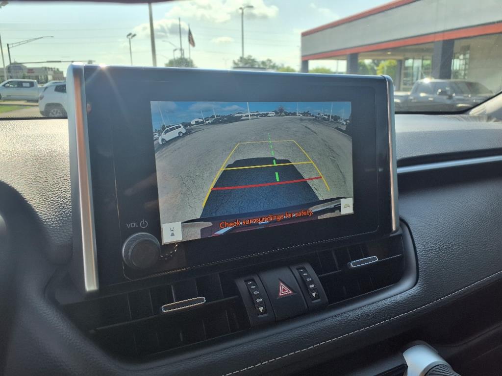 2023 Toyota RAV4 XLE Premium photo 17