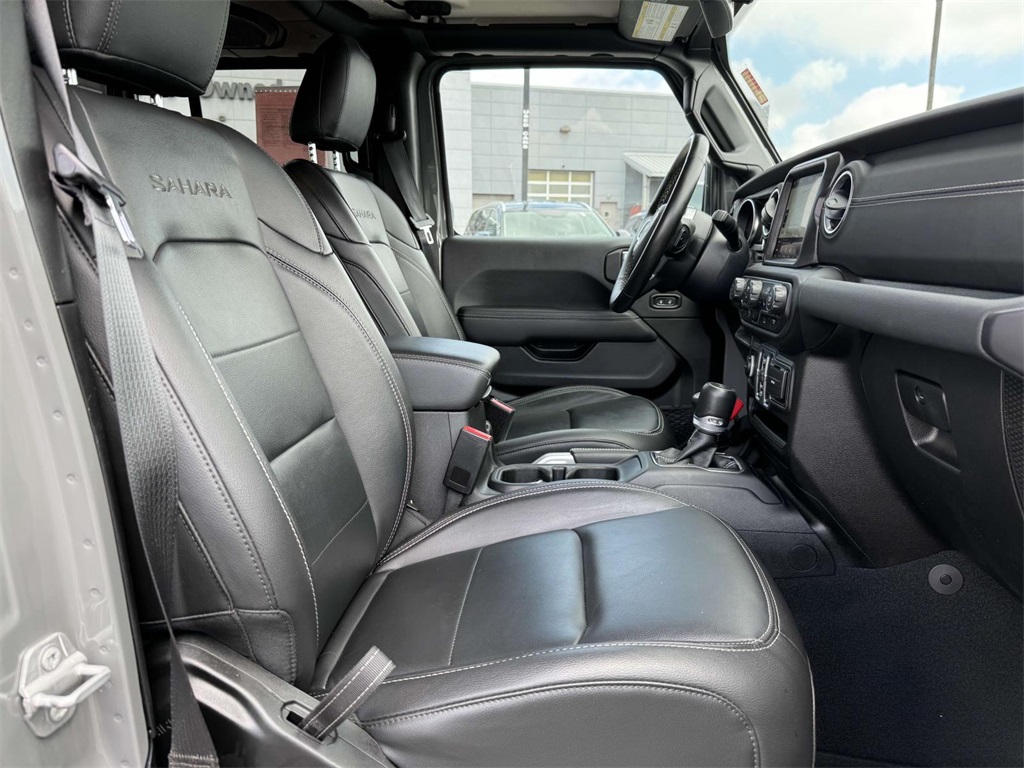 2022 Jeep Wrangler Unlimited Sahara 4xe photo 13