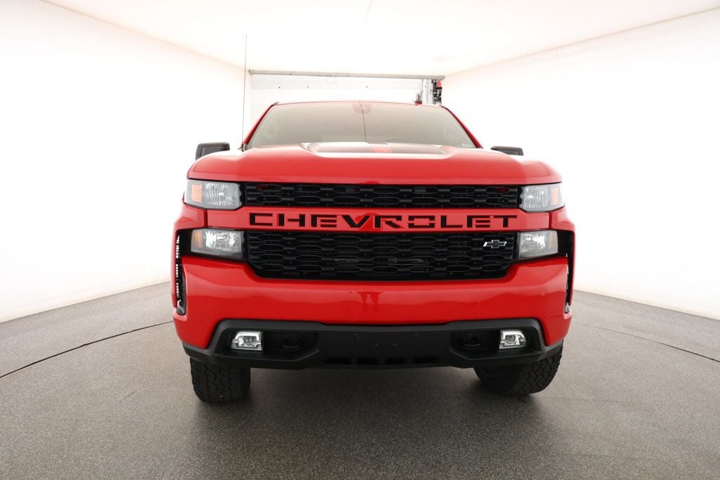 2022 Chevrolet Silverado Custom photo 2