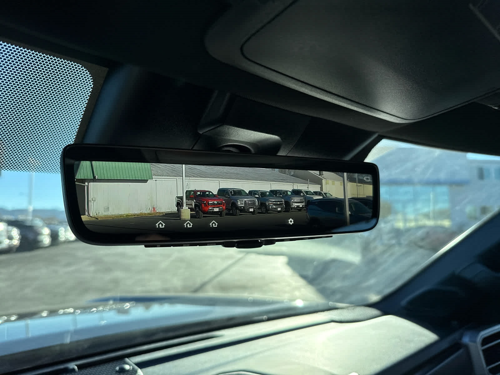 2025 Toyota Tundra Platinum CrewMax photo 26