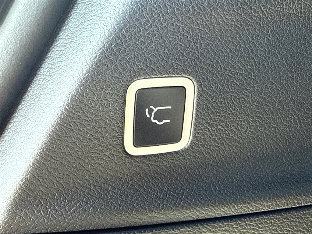 2025 Chrysler Pacifica photo 14