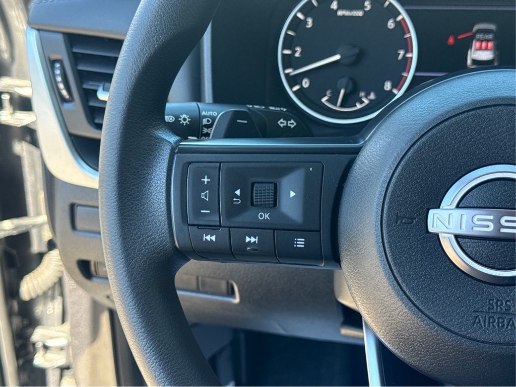 2023 Nissan Rogue S photo 24