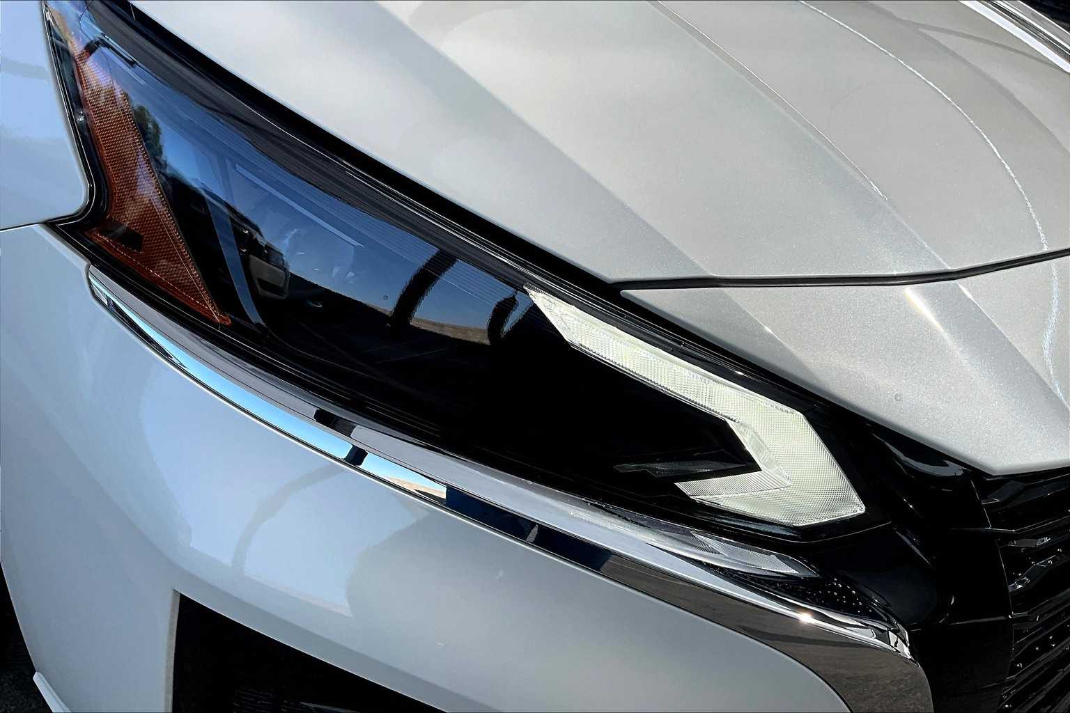 2025 Nissan Altima SV photo 17