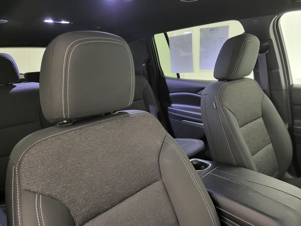 2025 Chevrolet Traverse photo 32