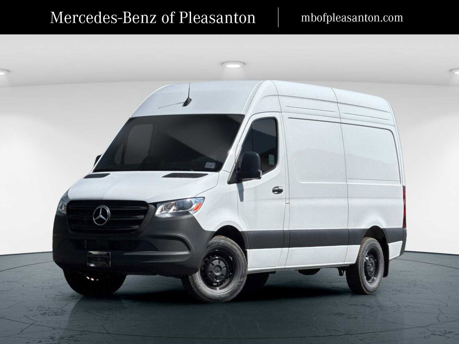 2025 Mercedes-Benz Sprinter Cargo Van Base's photo