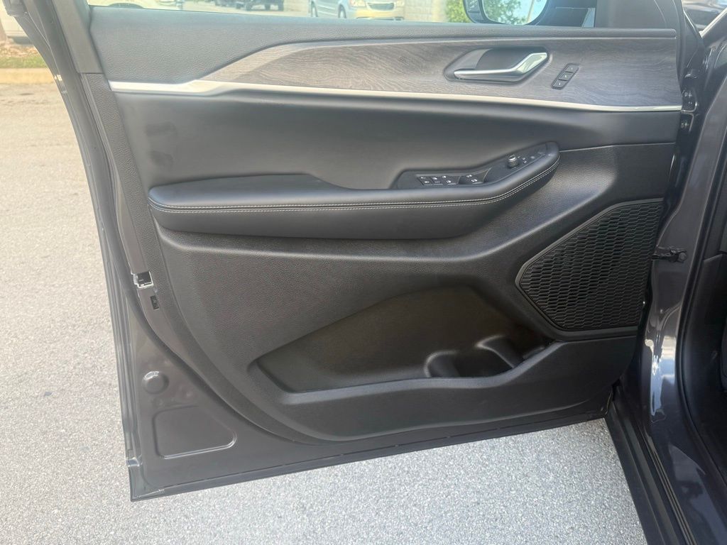 2025 Jeep Grand Cherokee Limited photo 23