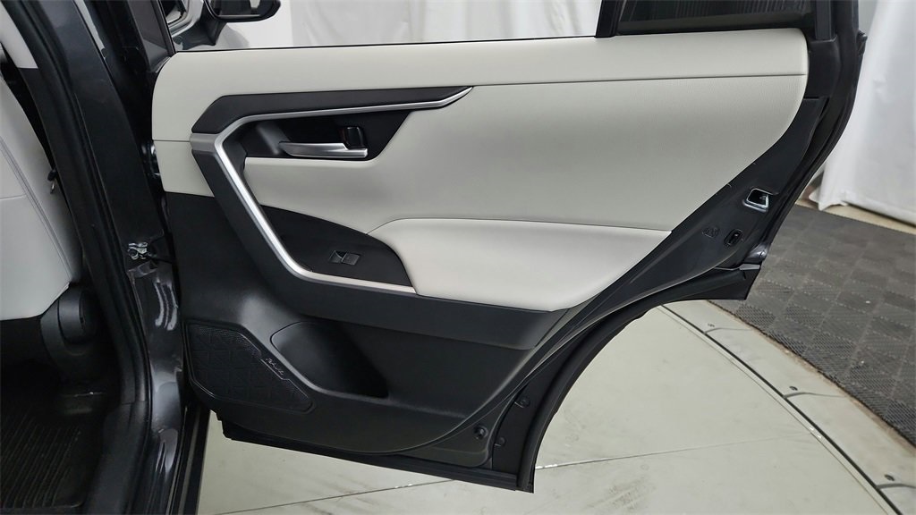 2024 Toyota RAV4 XLE Premium photo 11