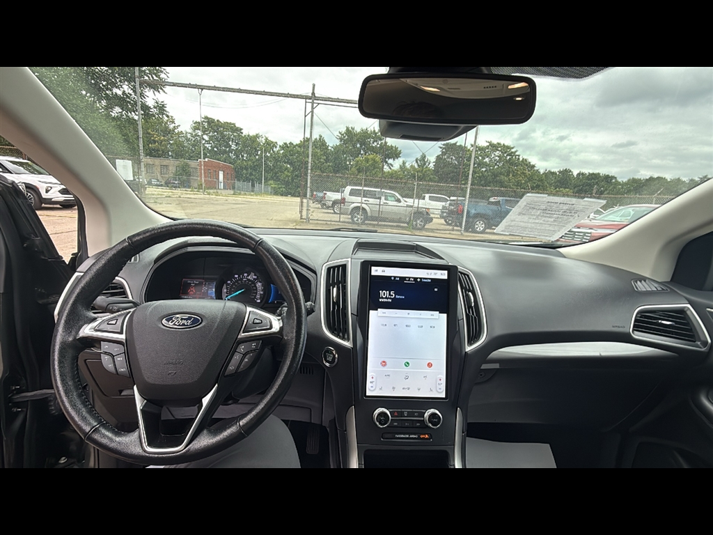 2023 Ford Edge SEL photo 10