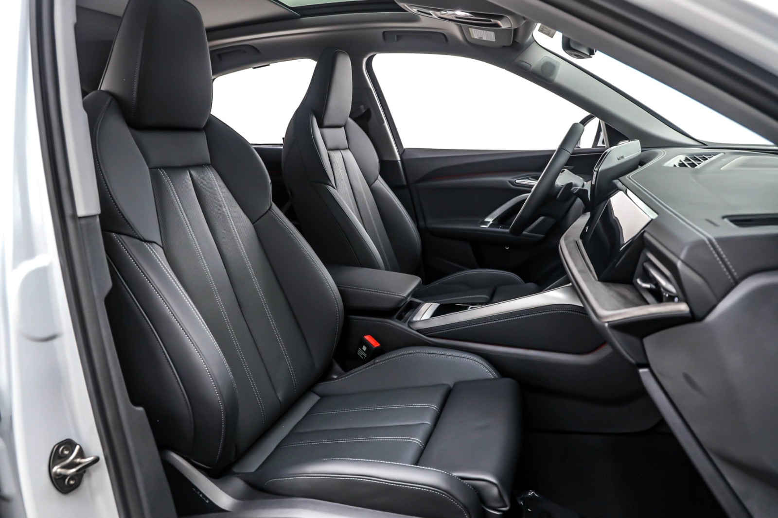 2025 Audi Q5 Sportback Premium Plus TFSI photo 3