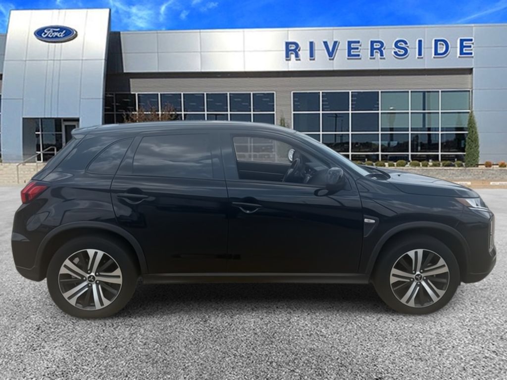2023 Mitsubishi Outlander Sport ES LE SE photo 2