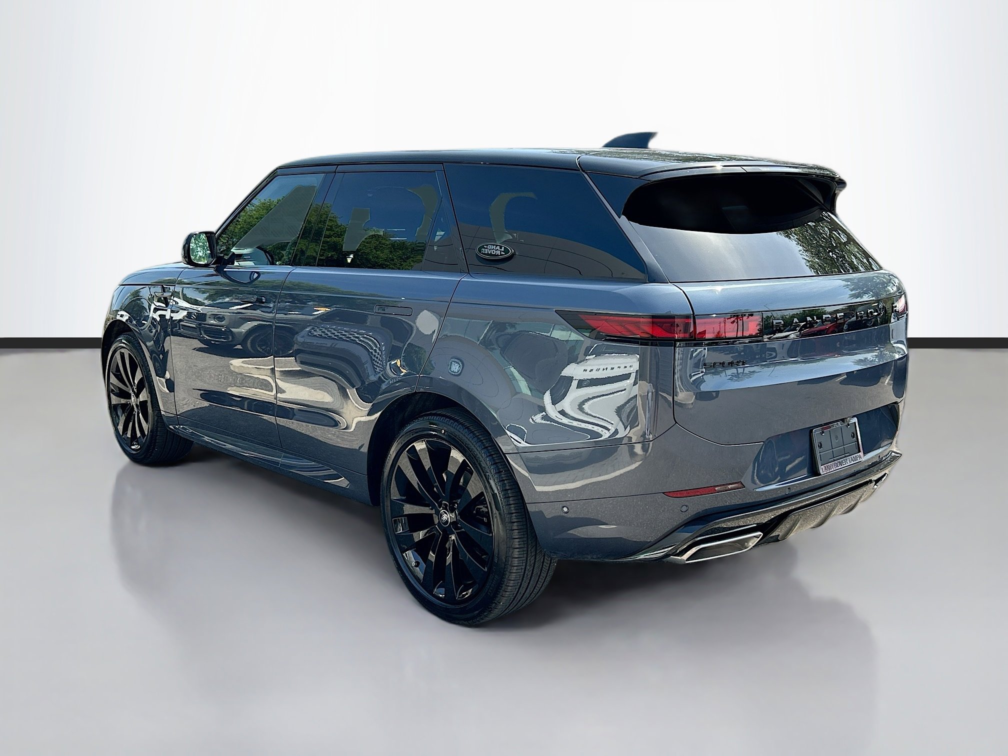 2025 Land Rover Range Rover Sport SE photo 3