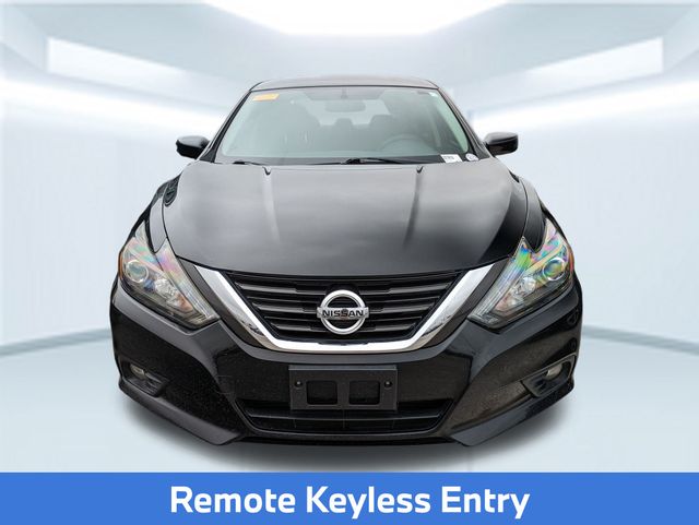 2016 Nissan Altima 2.5 SR photo 2