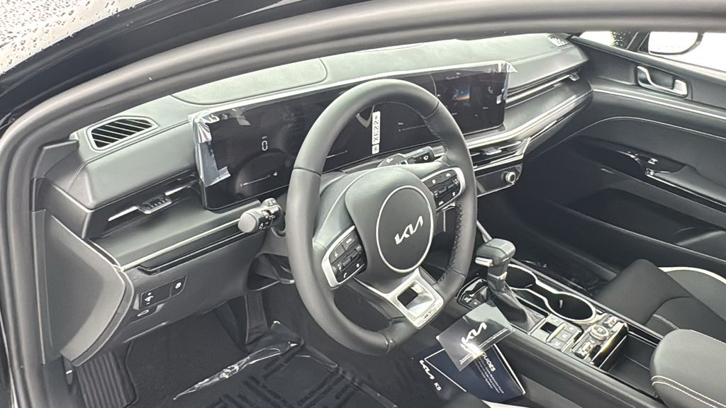 2026 Kia K5 GT-Line photo 32