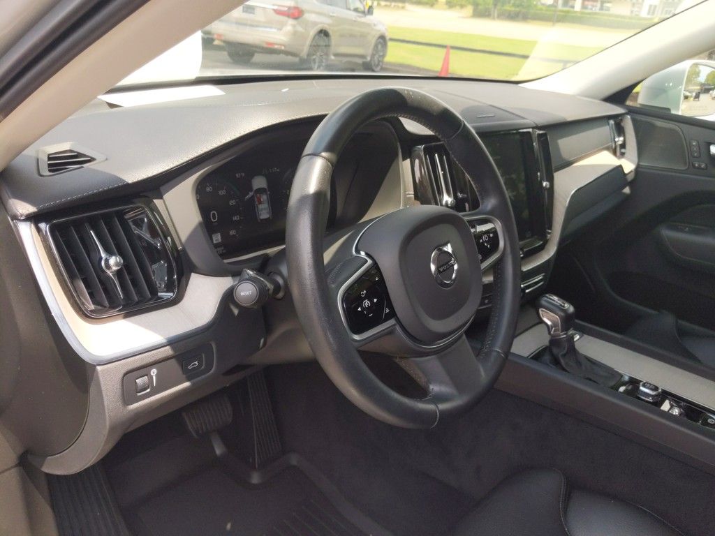 2020 Volvo XC60 T5 Inscription photo 12