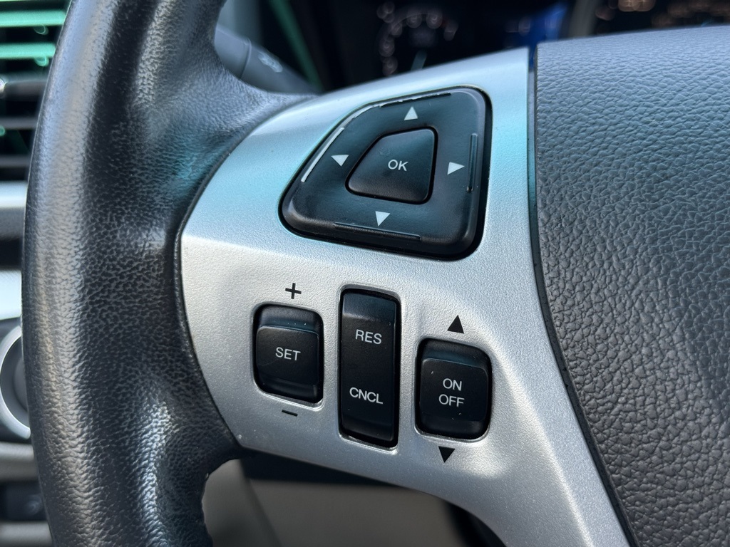 2014 Ford Explorer XLT photo 21