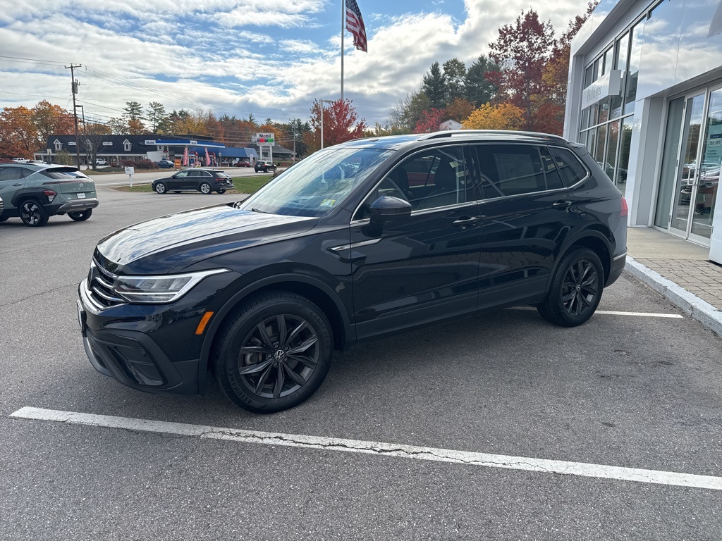 2023 Volkswagen Tiguan SE photo 2