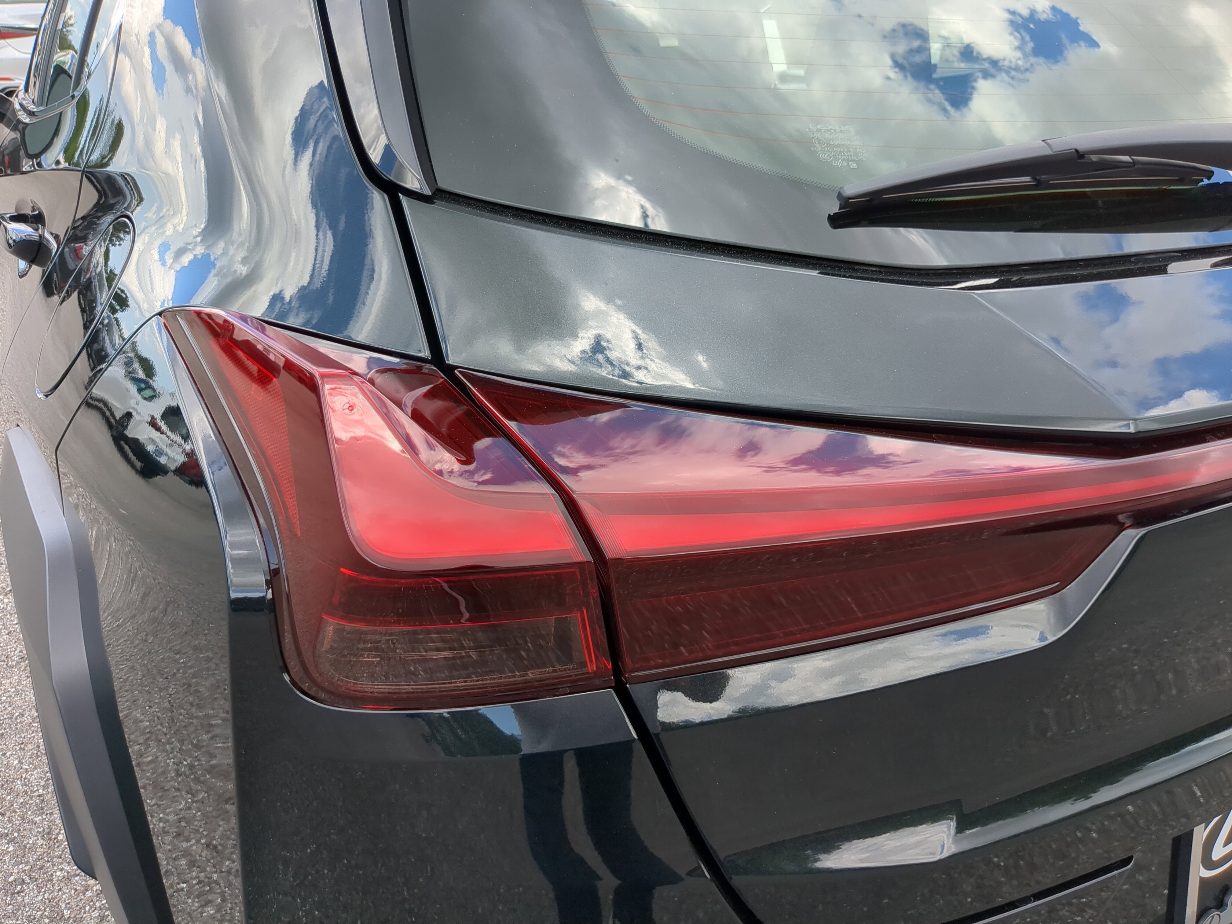 2025 Lexus UX photo 10