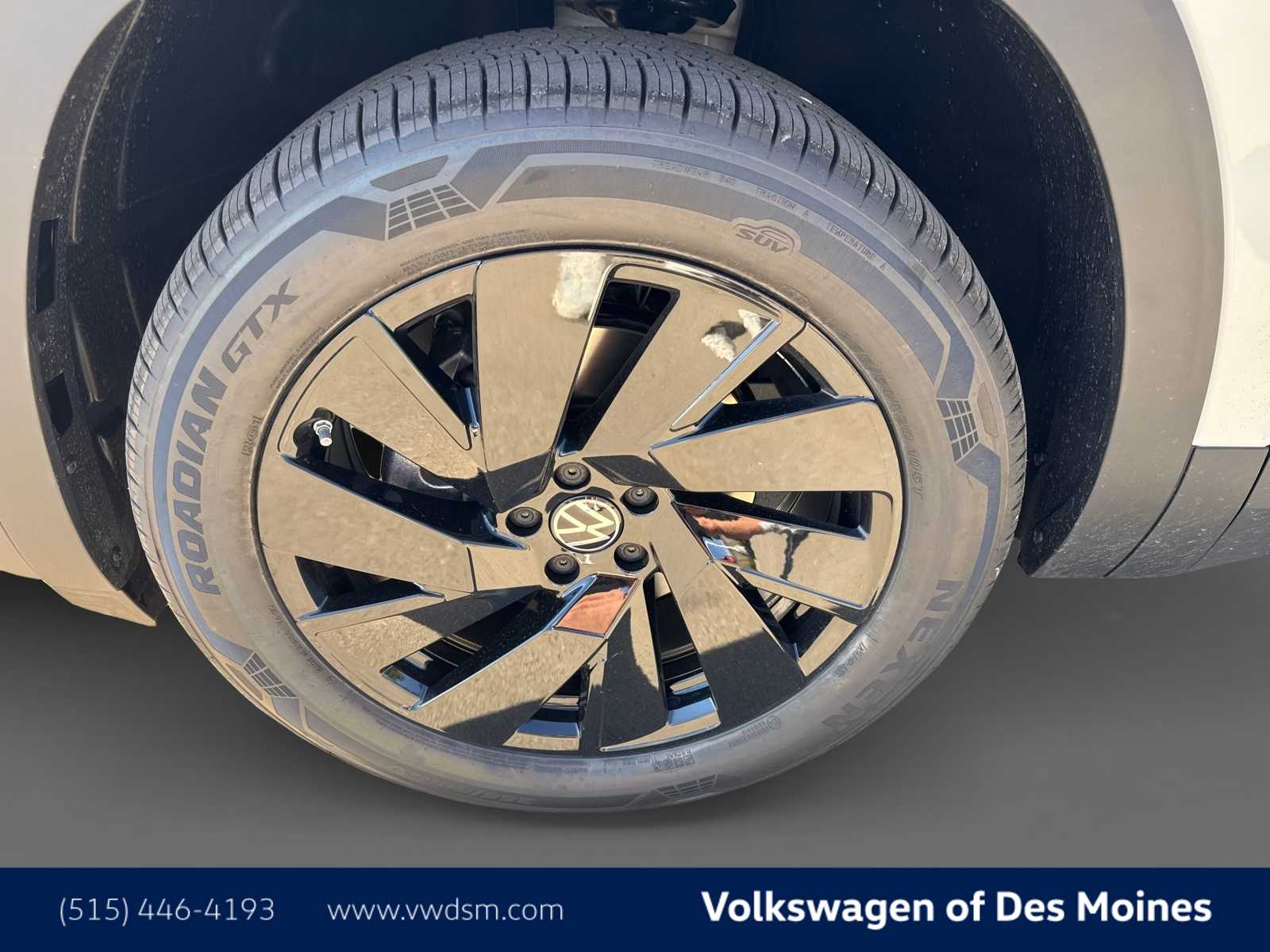 2026 Volkswagen Atlas Cross Sport SE Technology photo 7