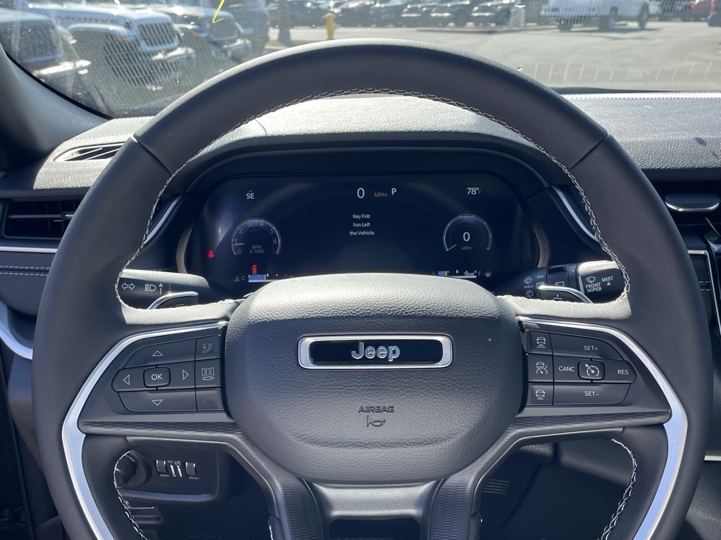 2025 Jeep Grand Cherokee Laredo X photo 23