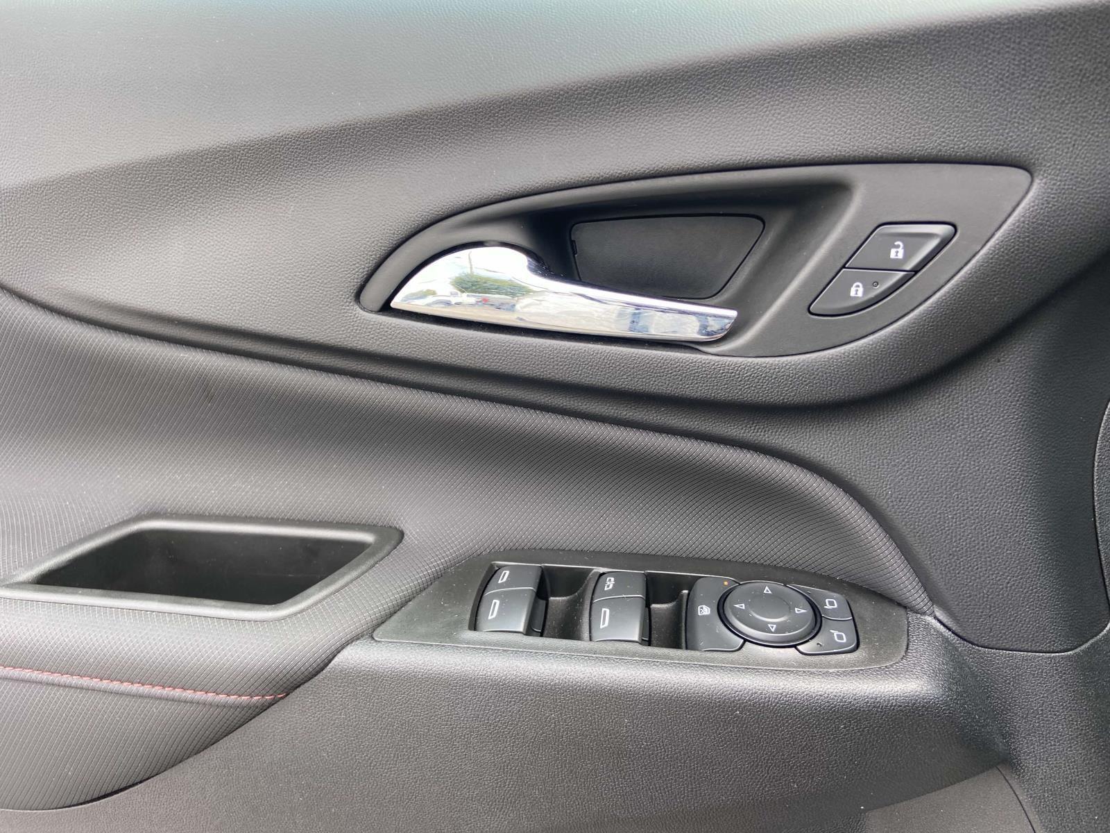 2022 Chevrolet Equinox RS photo 3