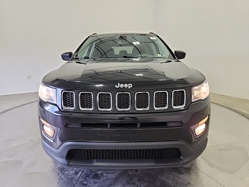 2019 Jeep Compass Latitude photo 2