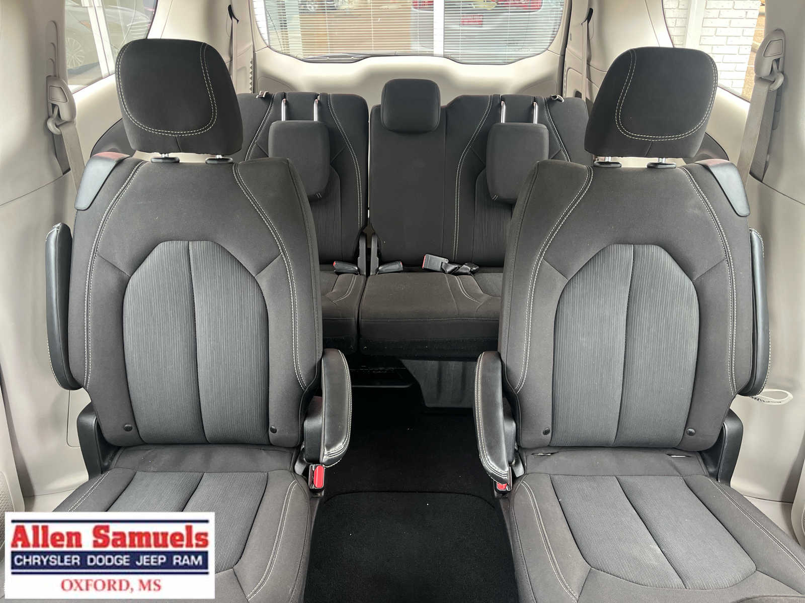 2023 Chrysler Voyager LX photo 19