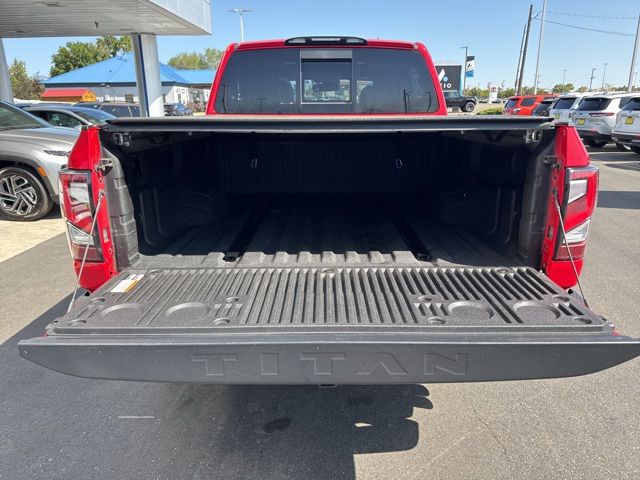 2021 Nissan Titan PRO-4X photo 9