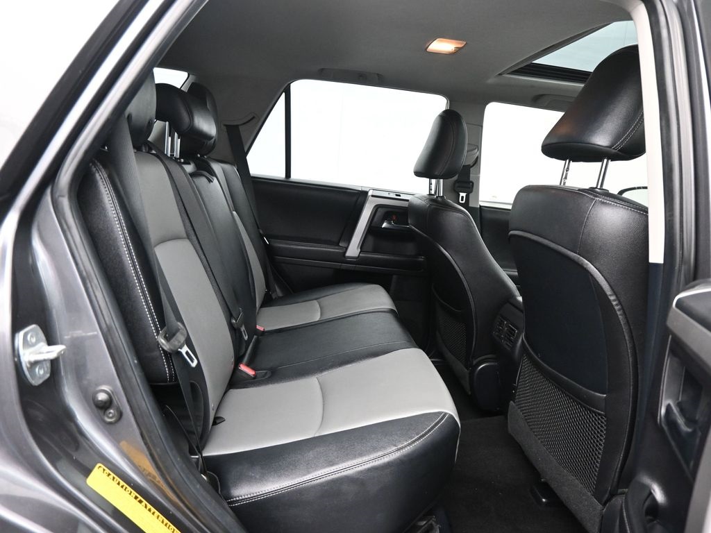 2014 Toyota 4Runner SR5 photo 4