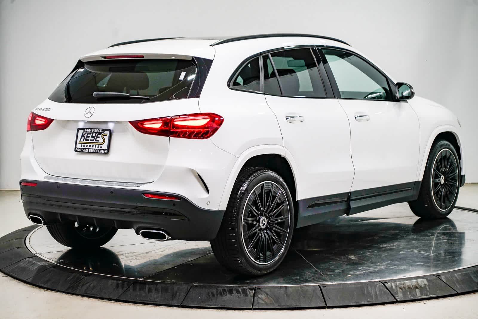 2025 Mercedes Benz GLA 250 photo 3