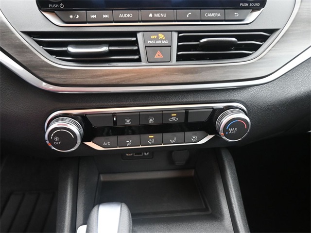 2025 Nissan Altima SV photo 4