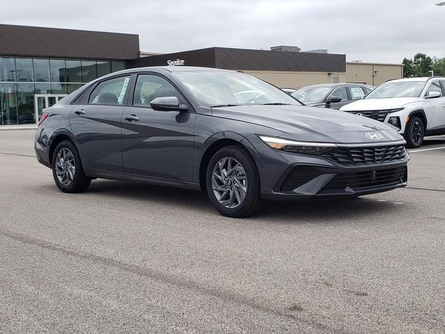 2025 Hyundai Elantra Hybrid Blue photo 3