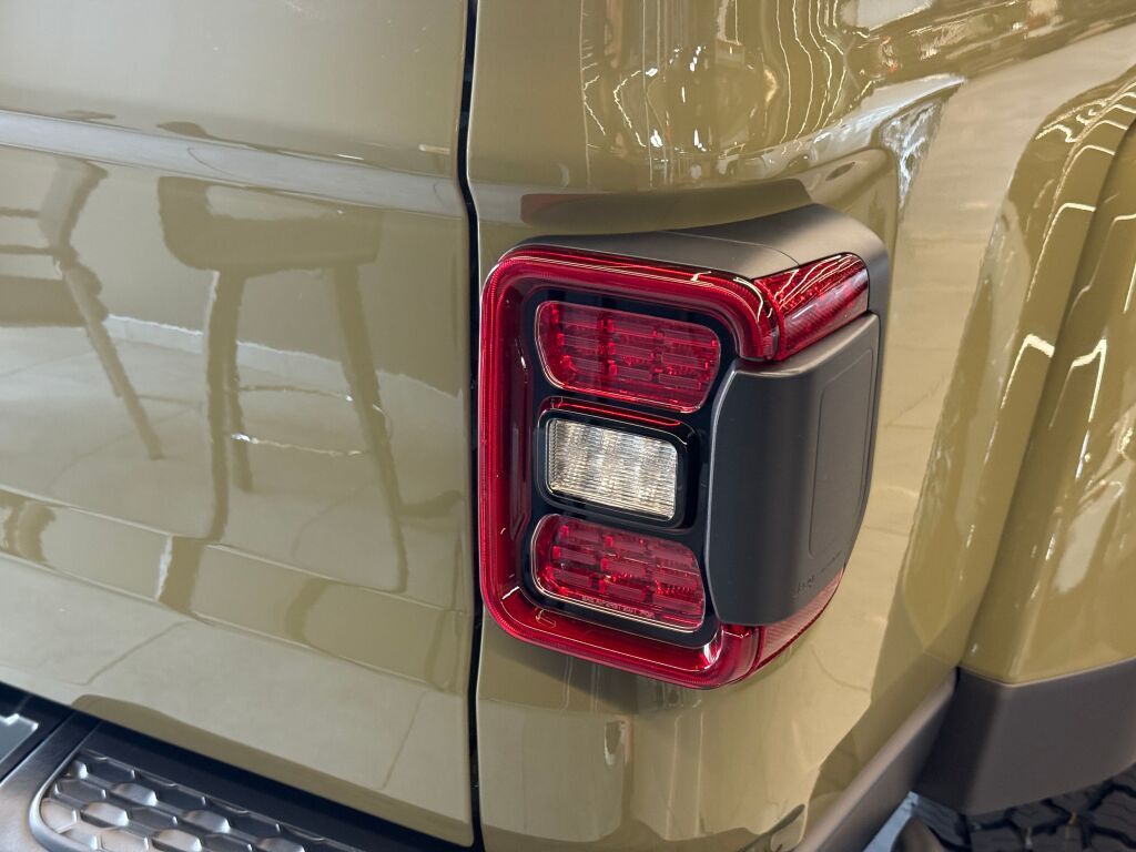 2025 Jeep Gladiator Rubicon photo 7