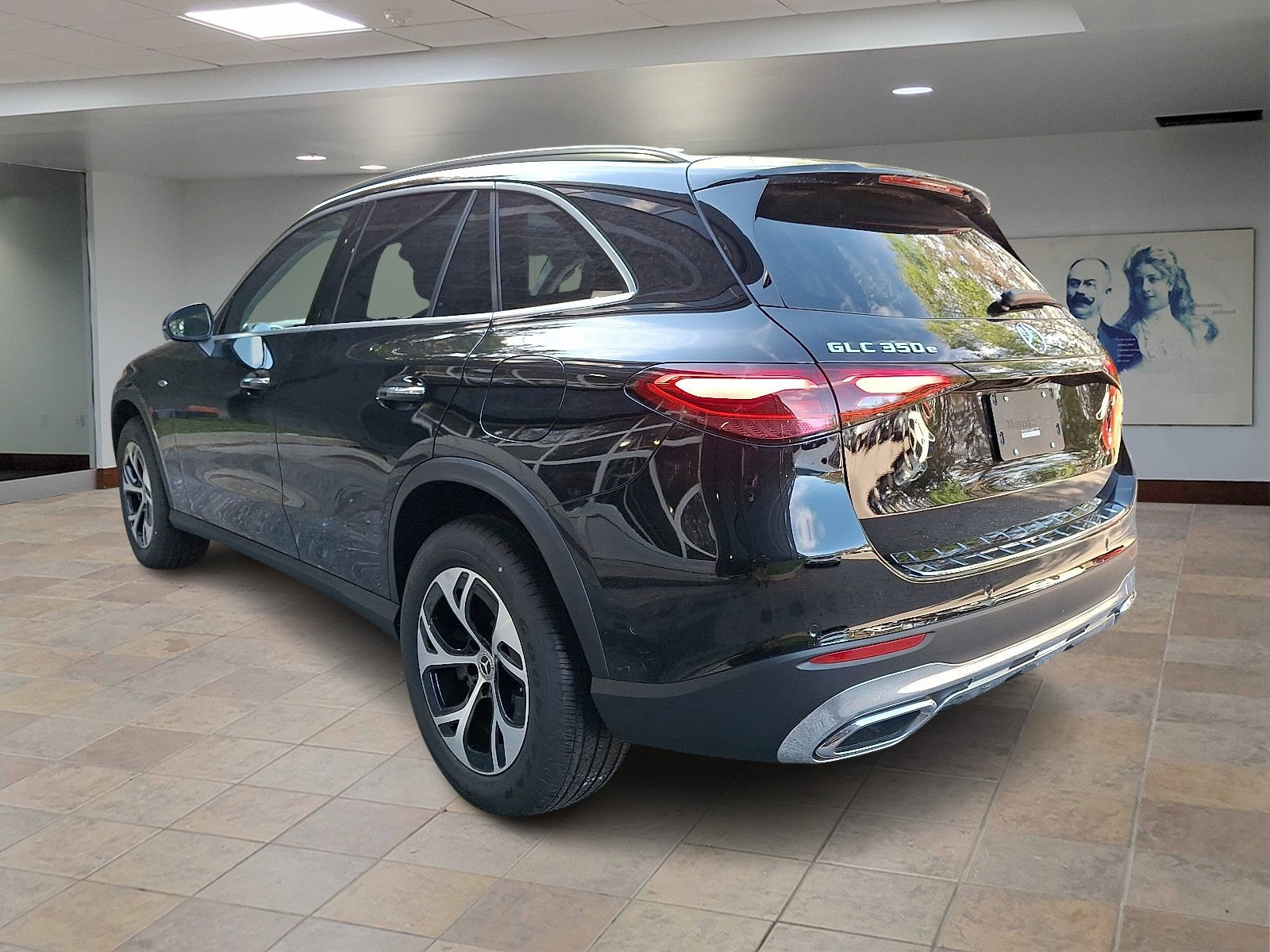 2025 Mercedes Benz GLC 350e 4MATIC photo 3