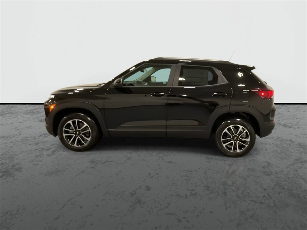 2026 Chevrolet Trailblazer LT photo 2