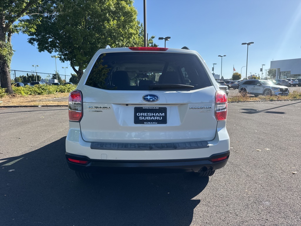 2015 Subaru Forester 2.5i Premium photo 4