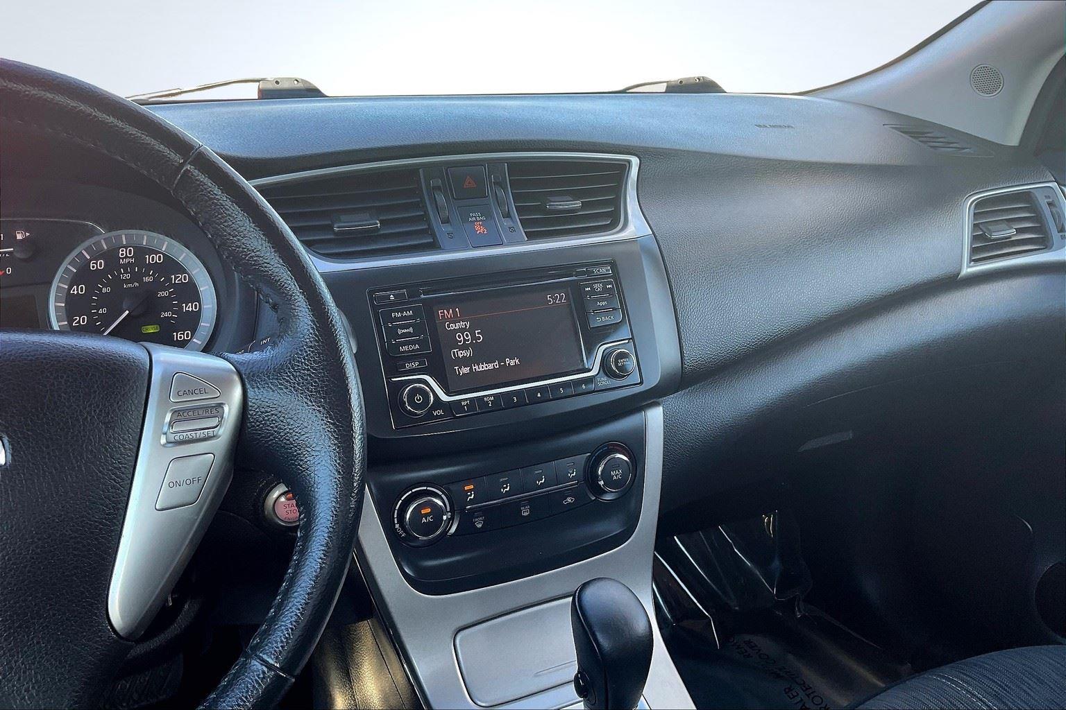 2015 Nissan Sentra SV photo 5