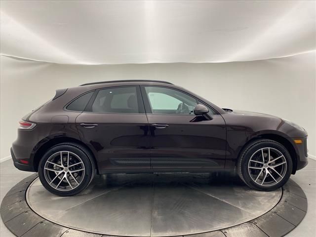 2024 Porsche Macan Base photo 9