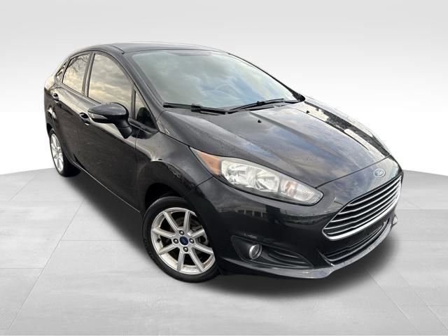 2015 Ford Fiesta SE's photo
