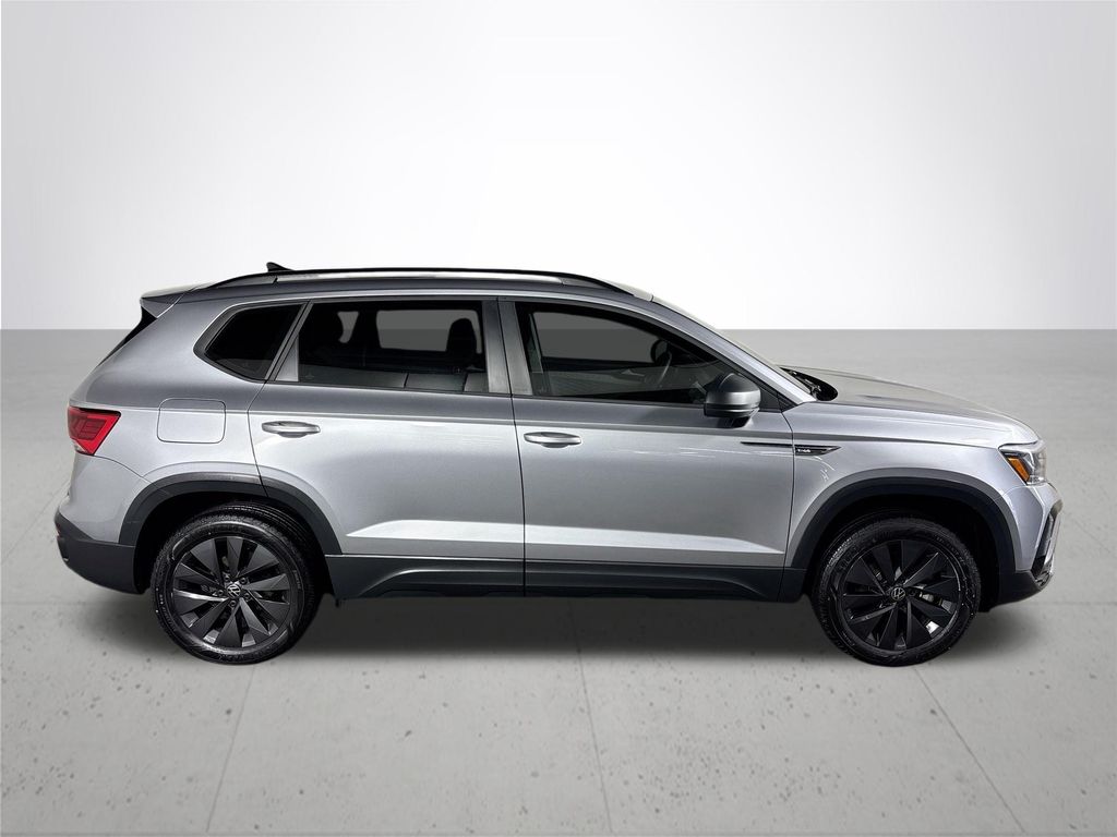2024 Volkswagen Taos S photo 3