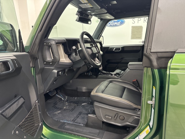 2025 Ford Bronco Outer Banks photo 13