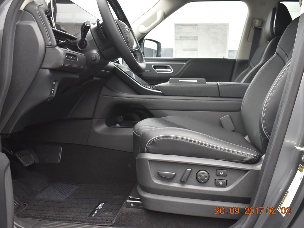 2025 Infiniti QX80 Sensory photo 12