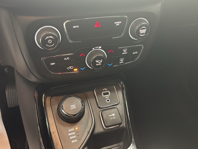 2017 Jeep Compass Limited photo 23