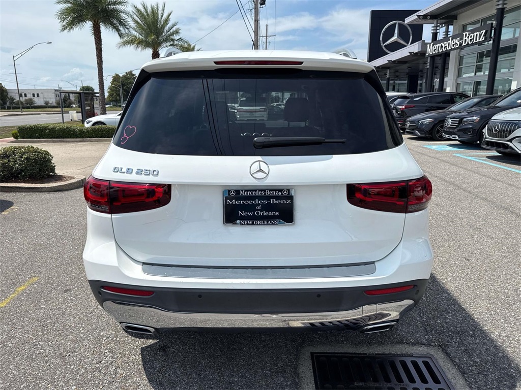 2022 Mercedes Benz GLB 250 photo 3