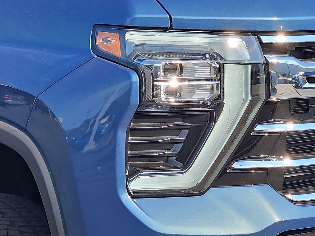 2025 Chevrolet Silverado 2500HD LTZ photo 14