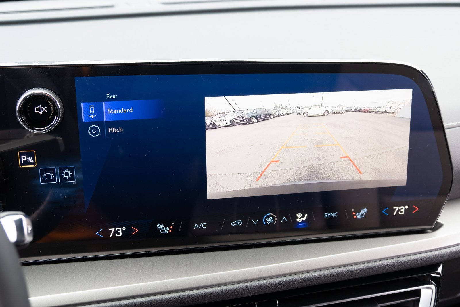 2025 Chevrolet Traverse photo 4