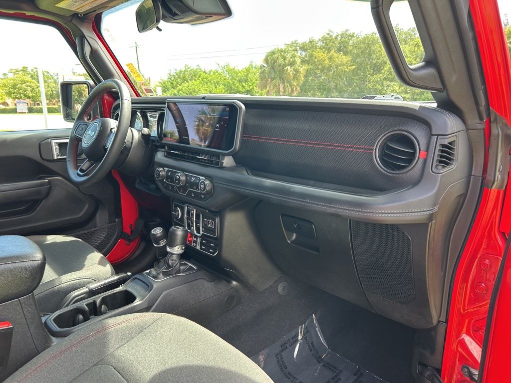 2024 Jeep Wrangler Rubicon photo 35