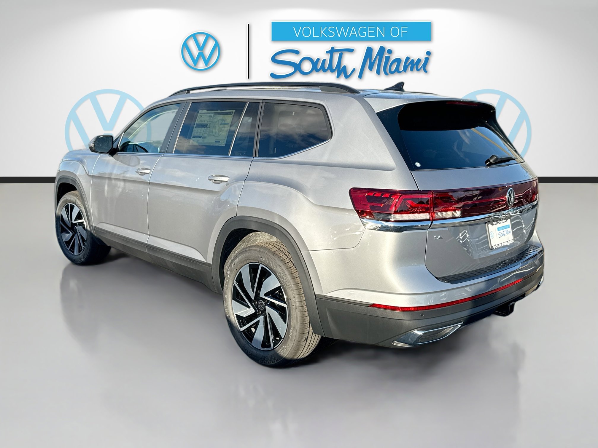 2026 Volkswagen Atlas SE Technology photo 2