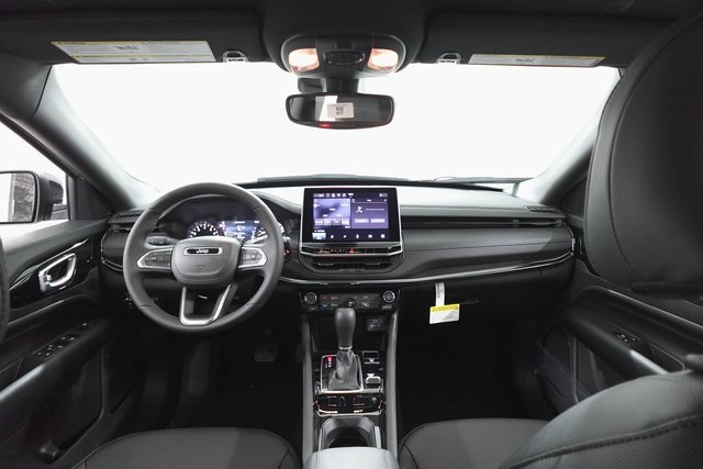 2025 Jeep Compass Latitude photo 8
