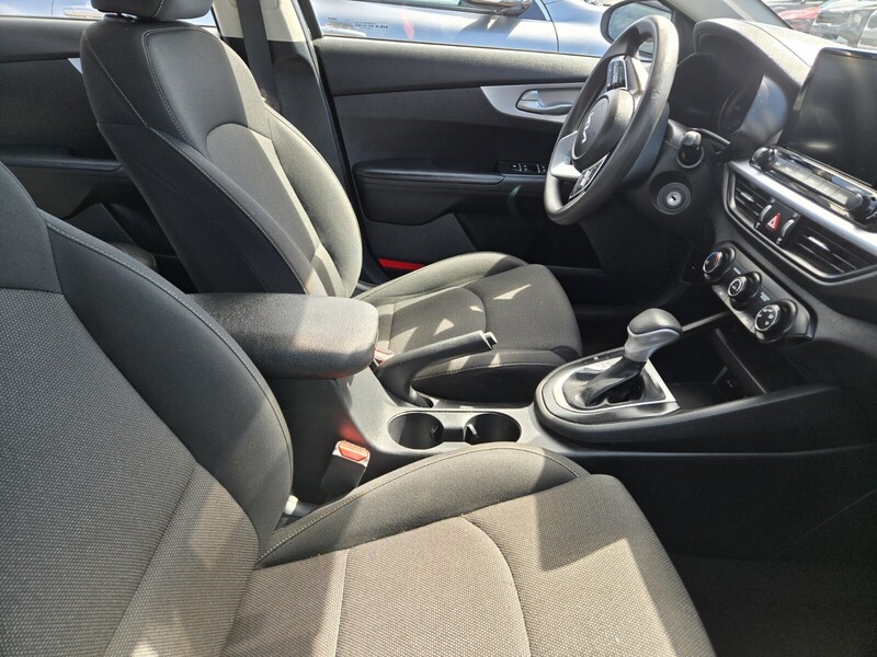 2022 Kia Forte LXS photo 4
